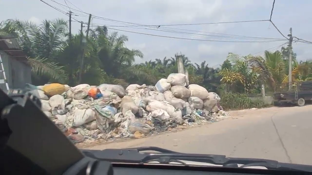 SUASANA JALAN DI PINGGIR KOTA PEKANBARU #perjalanan #automobile #riauhits #travel 