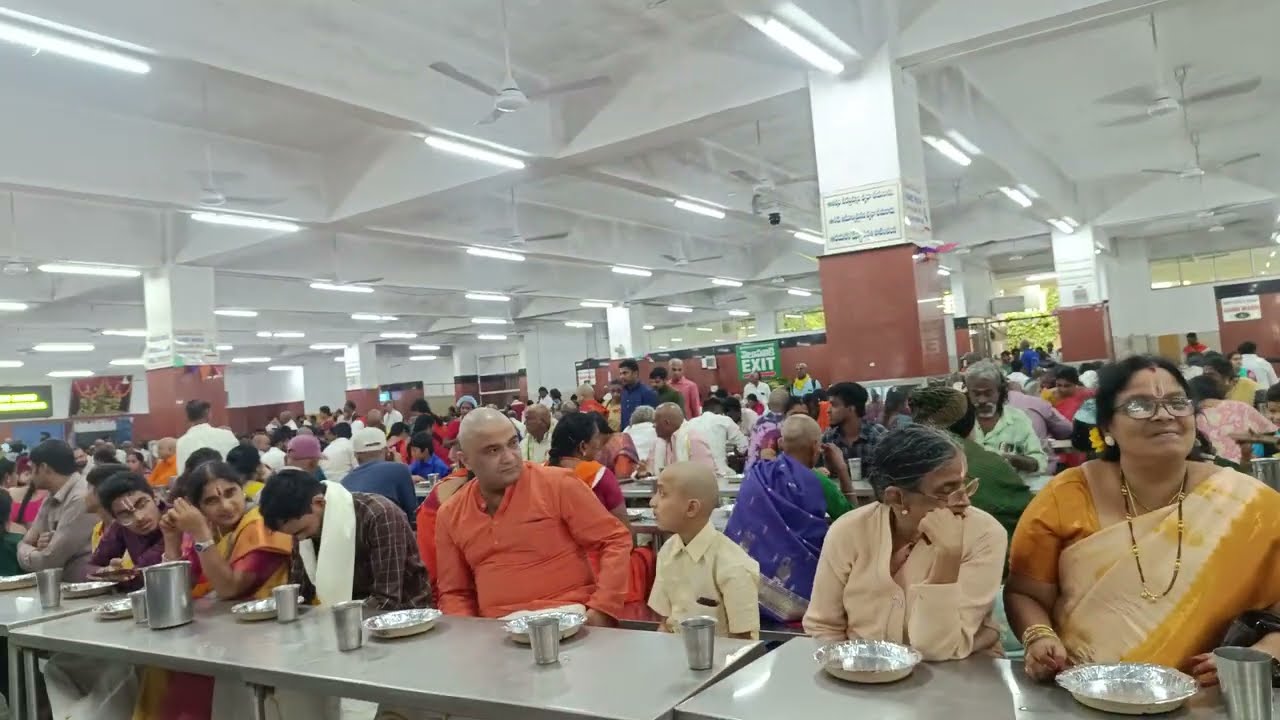 காலை உணவு அன்னப் பிரசாத் ஆலயம் திருமலா திருப்பதி தேவஸ்தானம் 