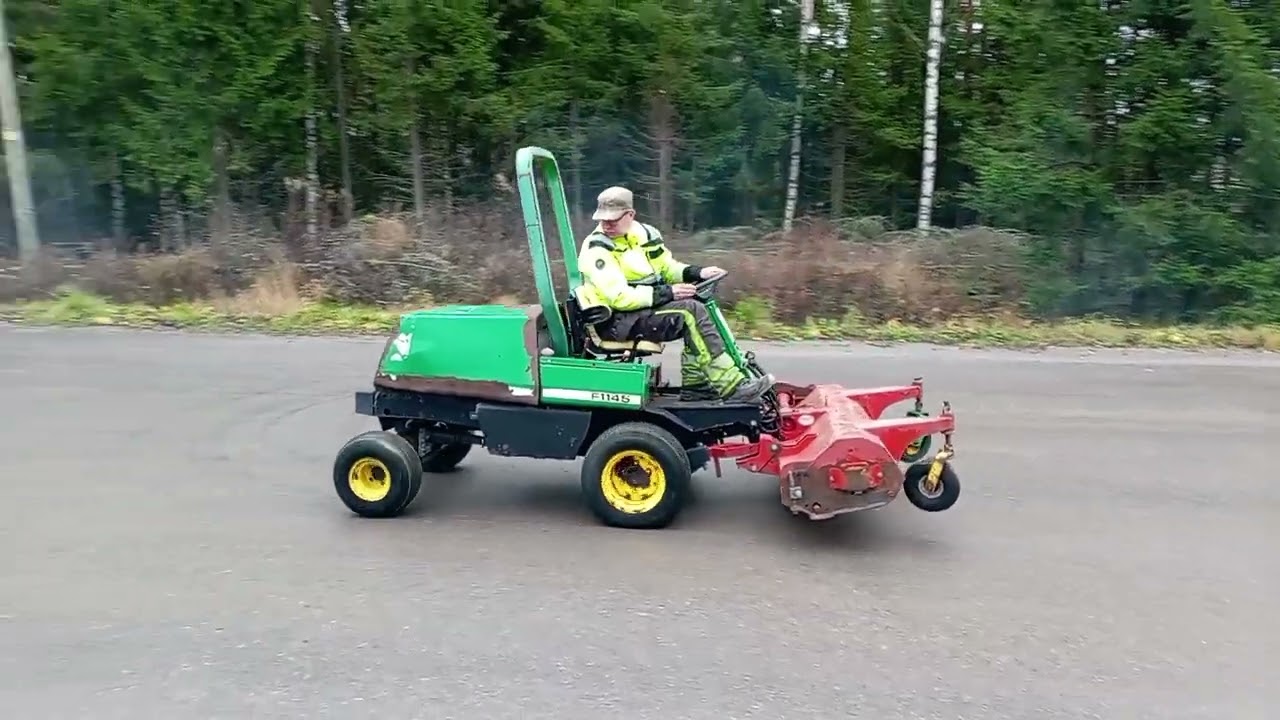 John Deere F1145 4WD