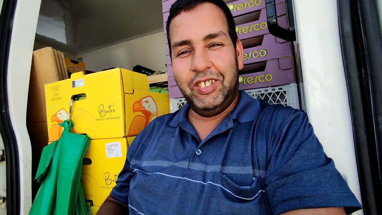  لا يسرقني أحد لأني  لا أغلق أبواب الشاحنة بي الليل كامل  لكي لا تفسد الفواكه والخضر 🍋🍍🍅🍌🍉🍊في الصيف 