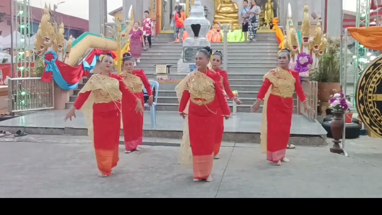 ระบำยอดหญ้า งานประจำปีวัดไผ่เลี้ยง