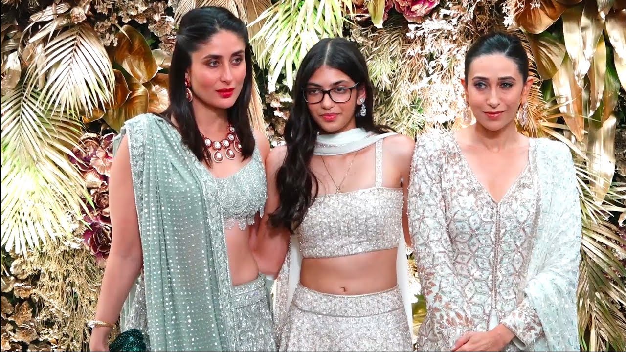 karishma kapoor With Her daughter Samiera Kapoor At armaan jain's wedding celebration