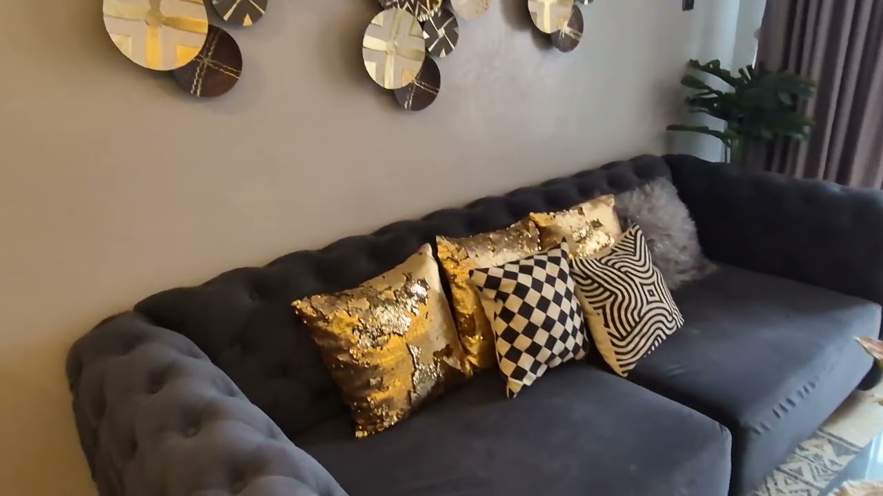 1116 Gorgeous 1BR Condo For Rent in Makati Poblacion Rockwell Jupiter Eddie Co 0917-5841818 