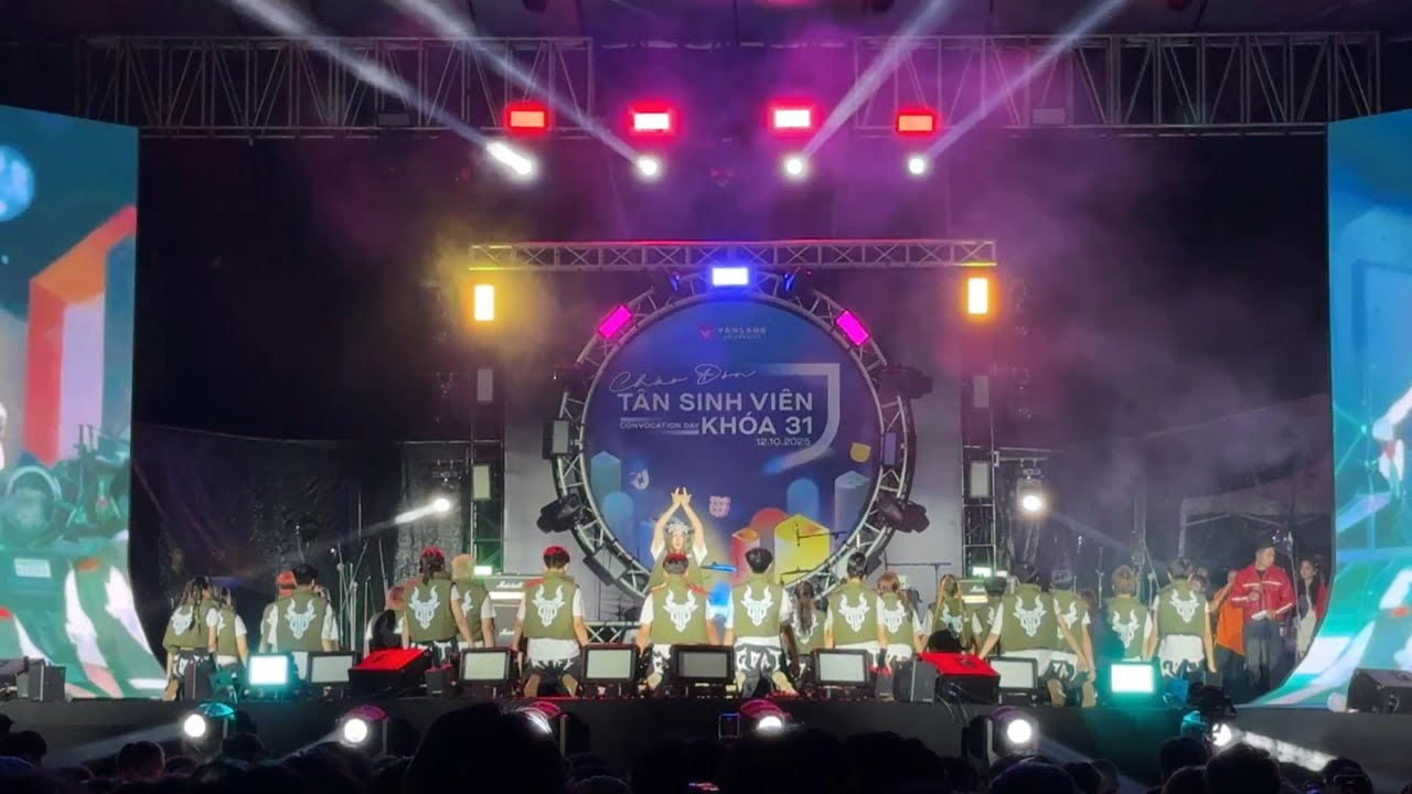HỘI KHAI GIẢNG 2025 TRƯỜNG ĐẠI HỌC VĂN LANG - THE GIANT GOAT