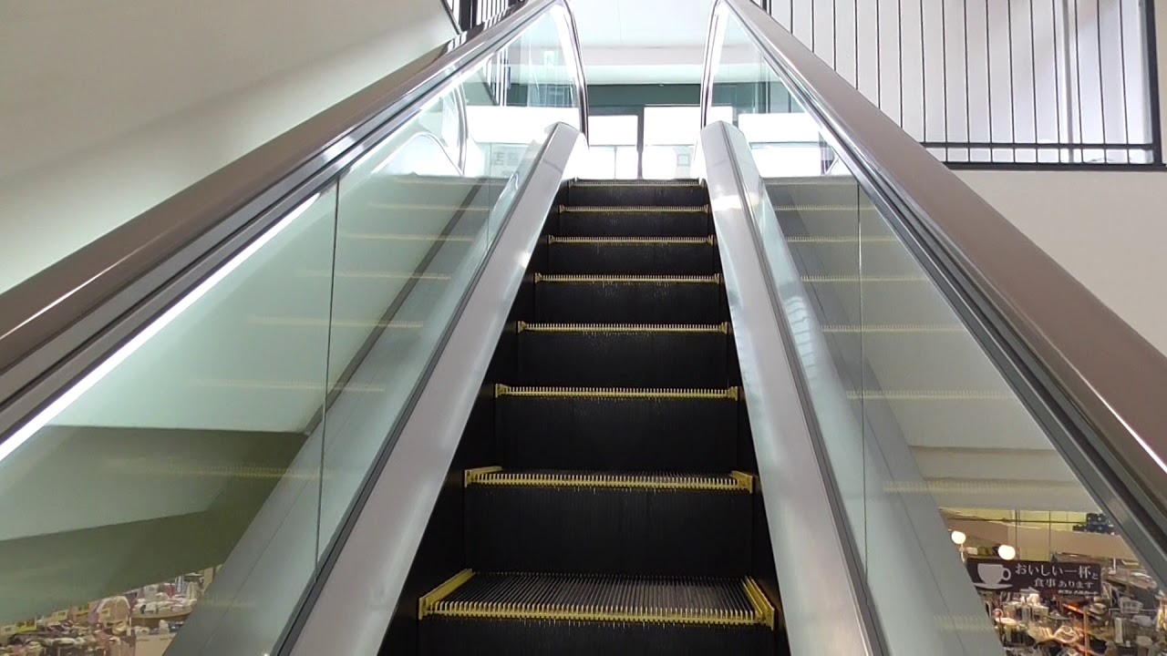 フジグラン東広島店の西側エスカレーター（日立製）Escalator, Fuji Grand Higashi-hiroshima shopping mall(HITACHI)