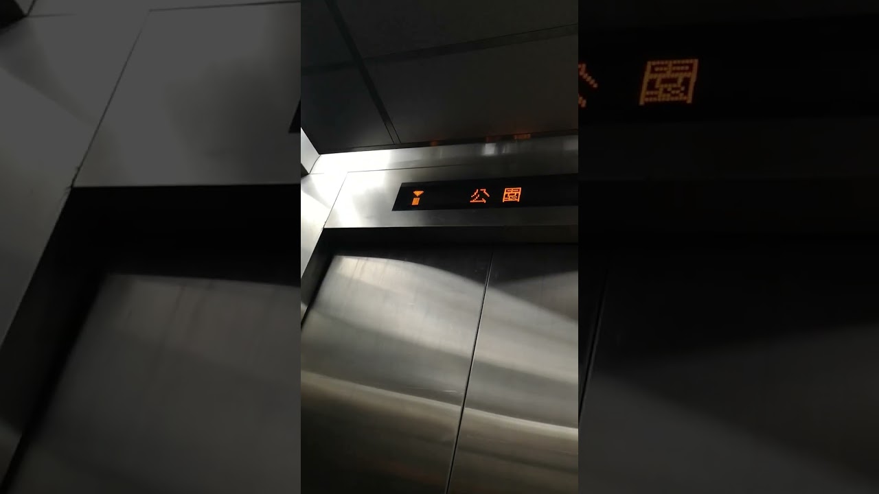 尖東地鐵出口三菱升降機（下行） （3）