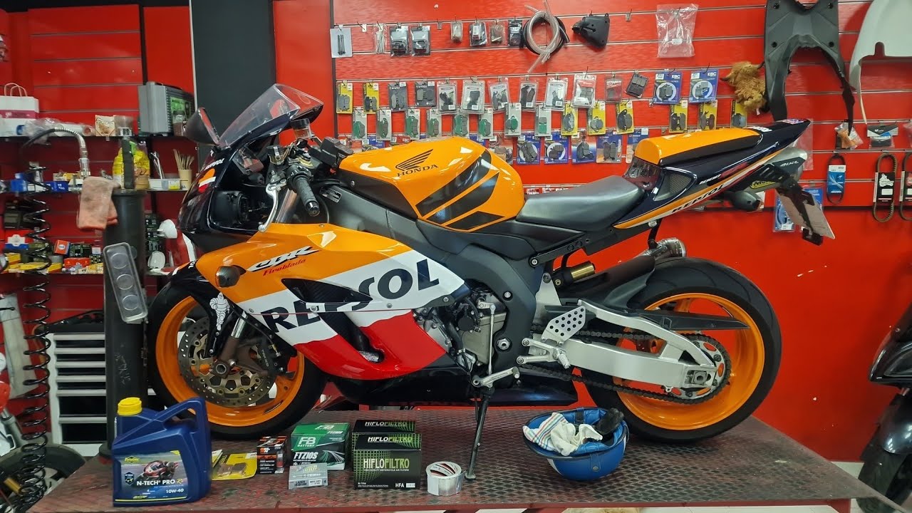 MANTENIMIENTO HONDA CBR1000 RR PARTE 1