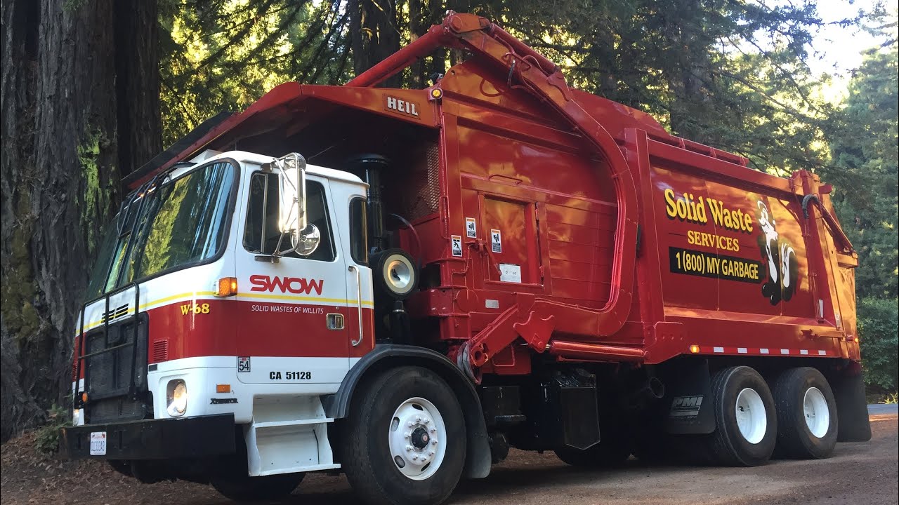 Autocar ACX &bull; Heil Half/Pack Garbage Truck