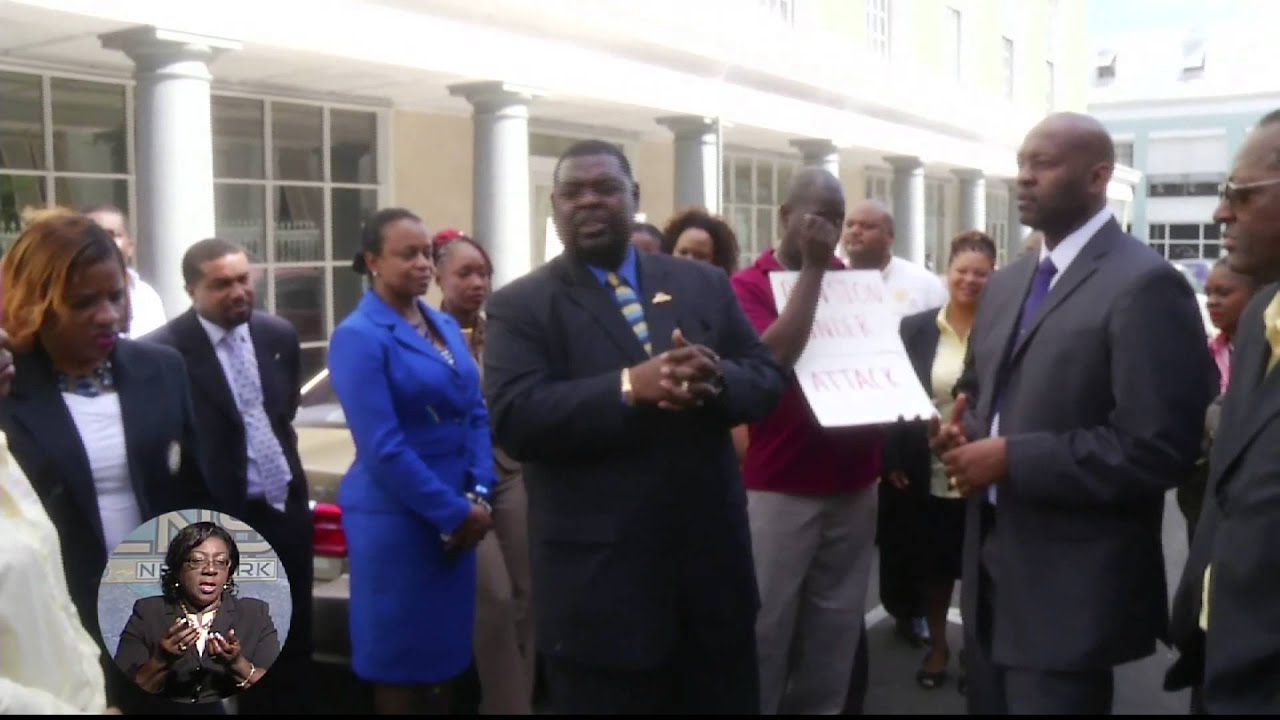 Central Bank Union Protest Gets Attention of Parliamentarians
