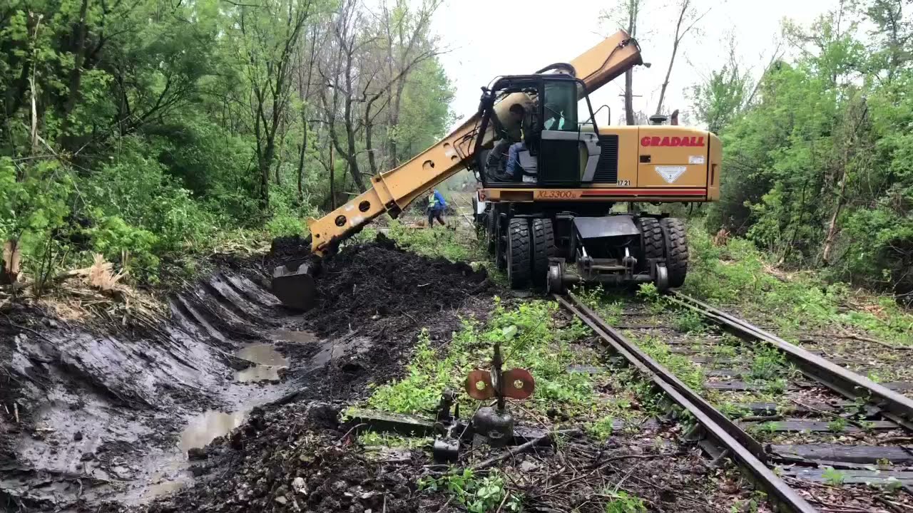 Ditching at the ETR. S2 E2