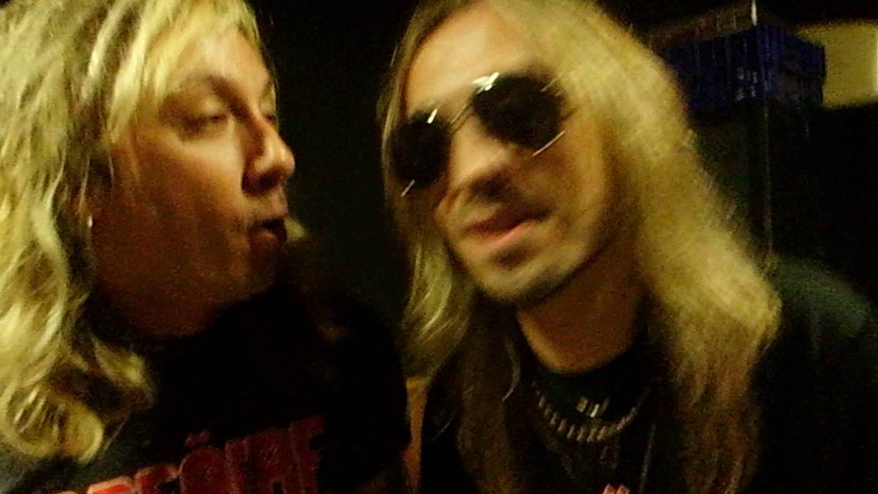 Erotic Psycho saludando a Affaire (sleaze band from Portugal)