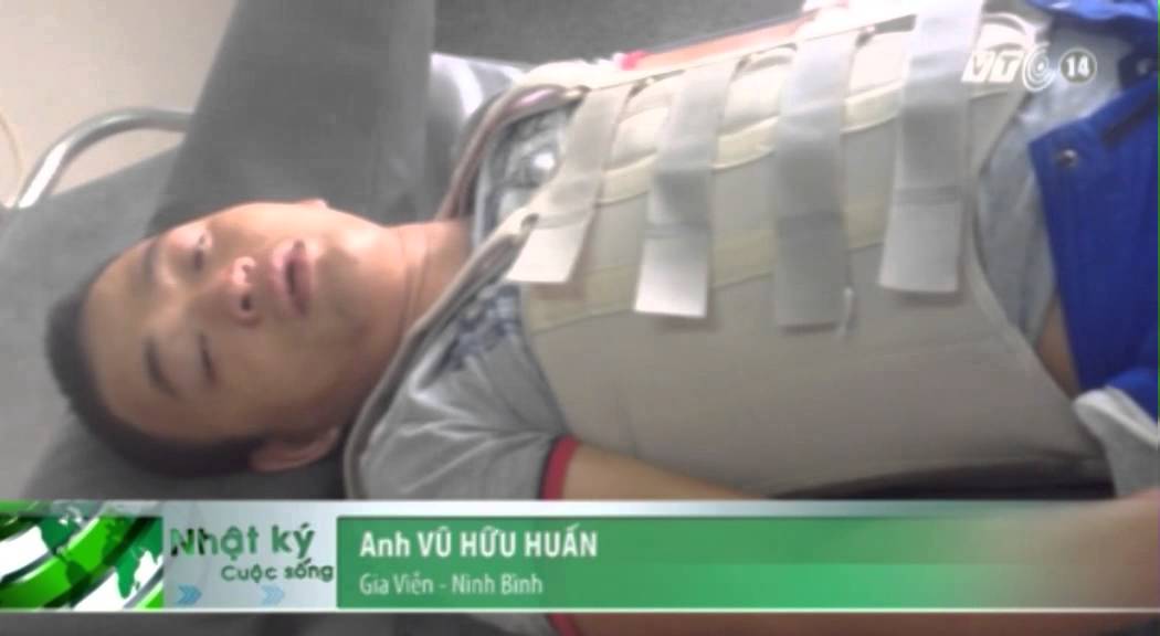 VTC14_Xung quanh nghi vấn nam thanh ni&ecirc;n chấn thương tại trụ sơ c&ocirc;ng an do bị &eacute;p cung