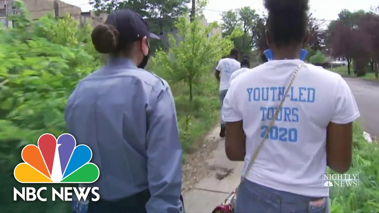 Chicago Teens Give Neighborhood Tours To Rookie Cops | NBC Nightly News