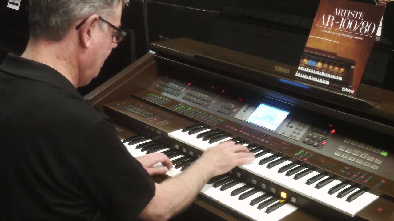 Leith Ewart Playing Yamaha AR80 Organ