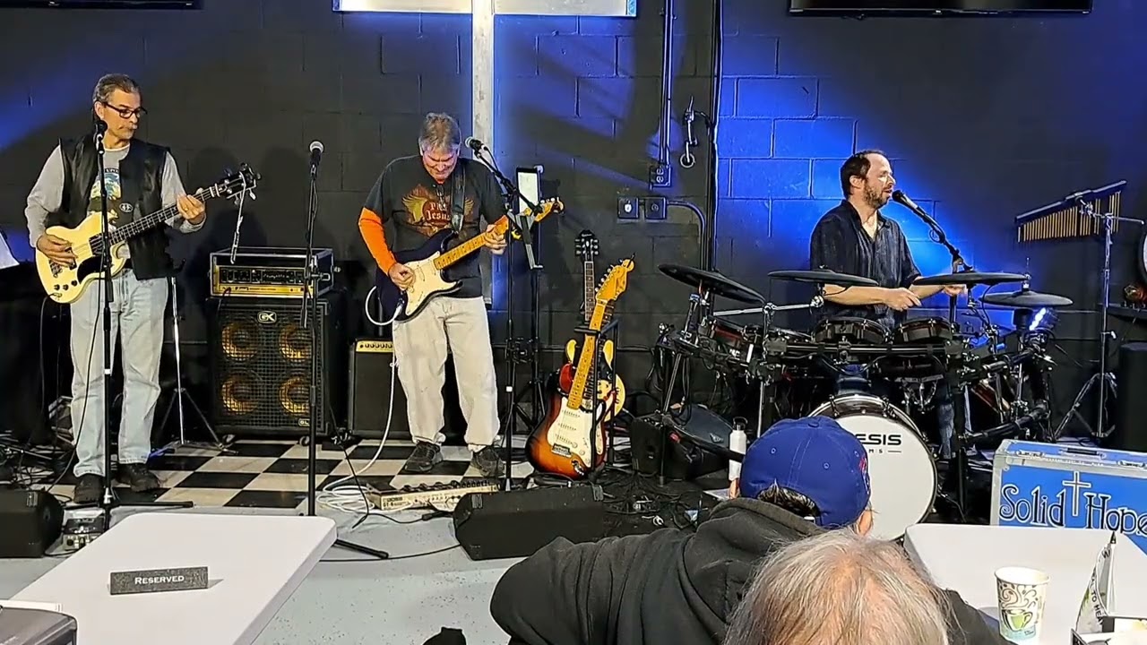 Solid Hope - Praise The Lord