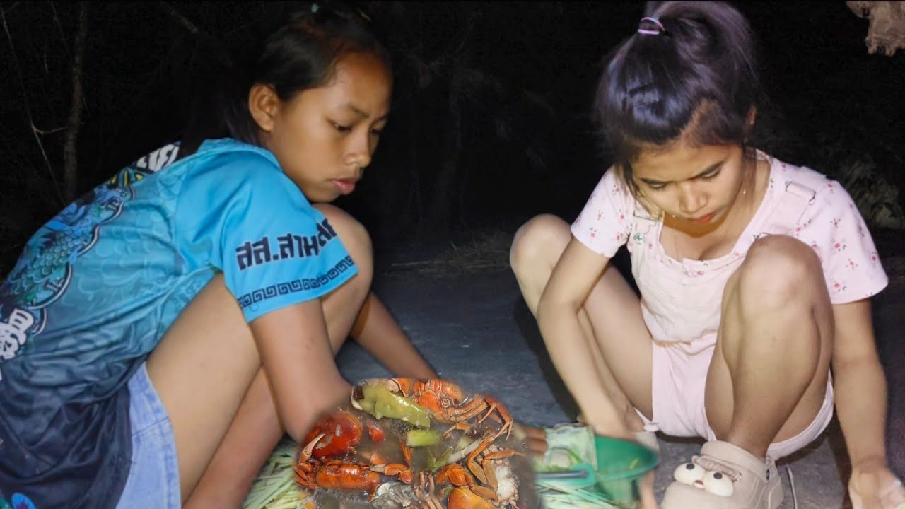 แกงปูแดงแช่บ🦀😋#สาวลาว #สาวภูไท #บุญมาสาวภูไท #สาวชนบท