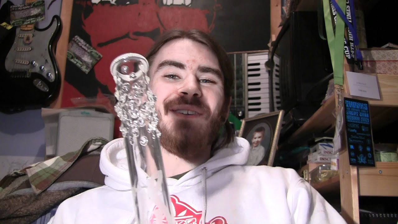 CannabisCureTV: Random Bong Thoughts For 2012