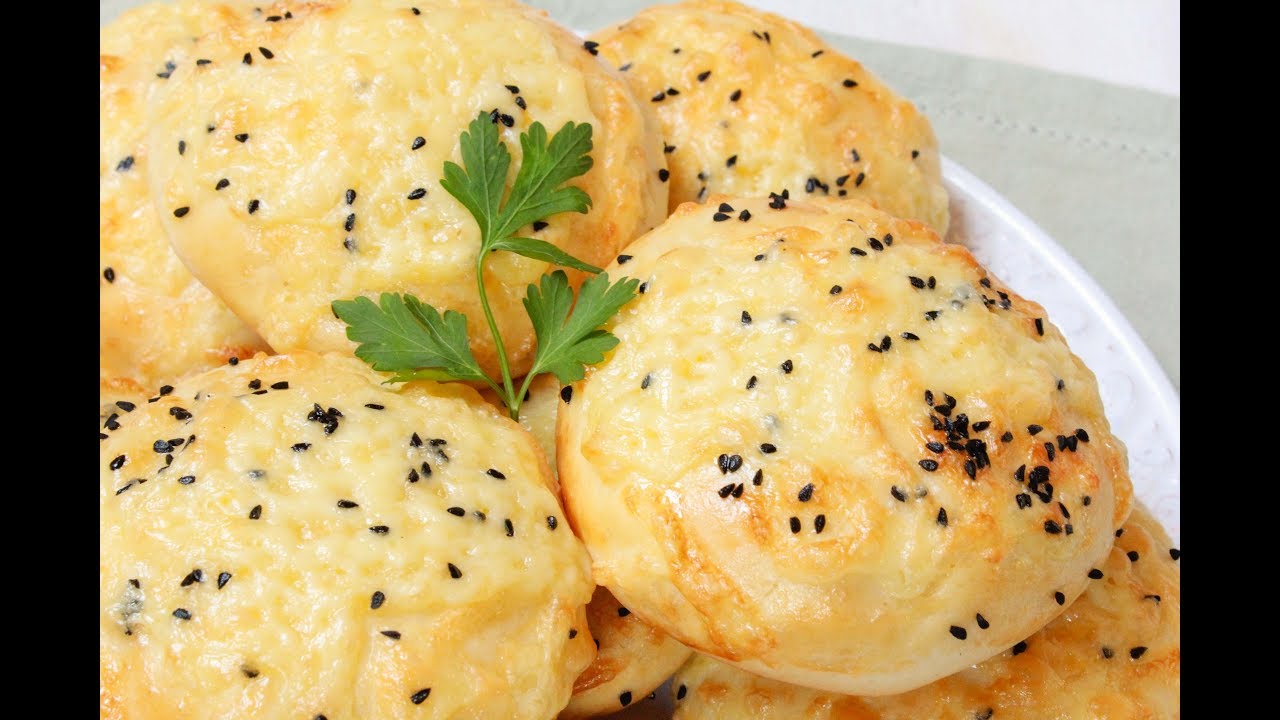 فطائر أو خبيزات أو كريصات مالحين بالجبن بعجينة قطنية سهلة سريعة التحضير