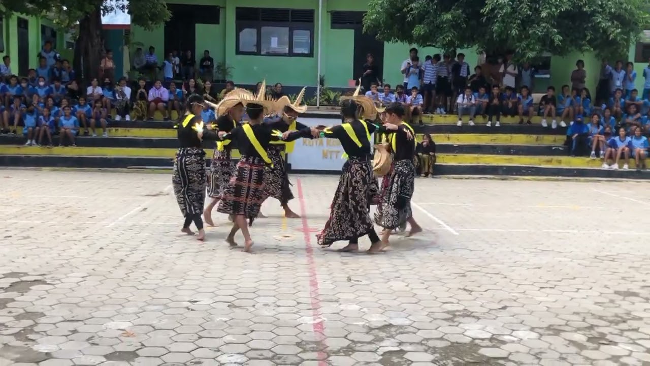 Tarian Kreasi (Flobomora NTT bercerita dan Kebalai)/U.Praktek....