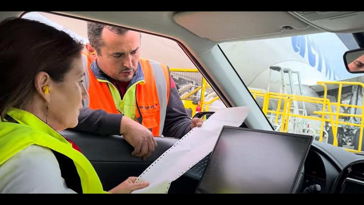 Sie ist Load Coordinator am Flughafen Zürich