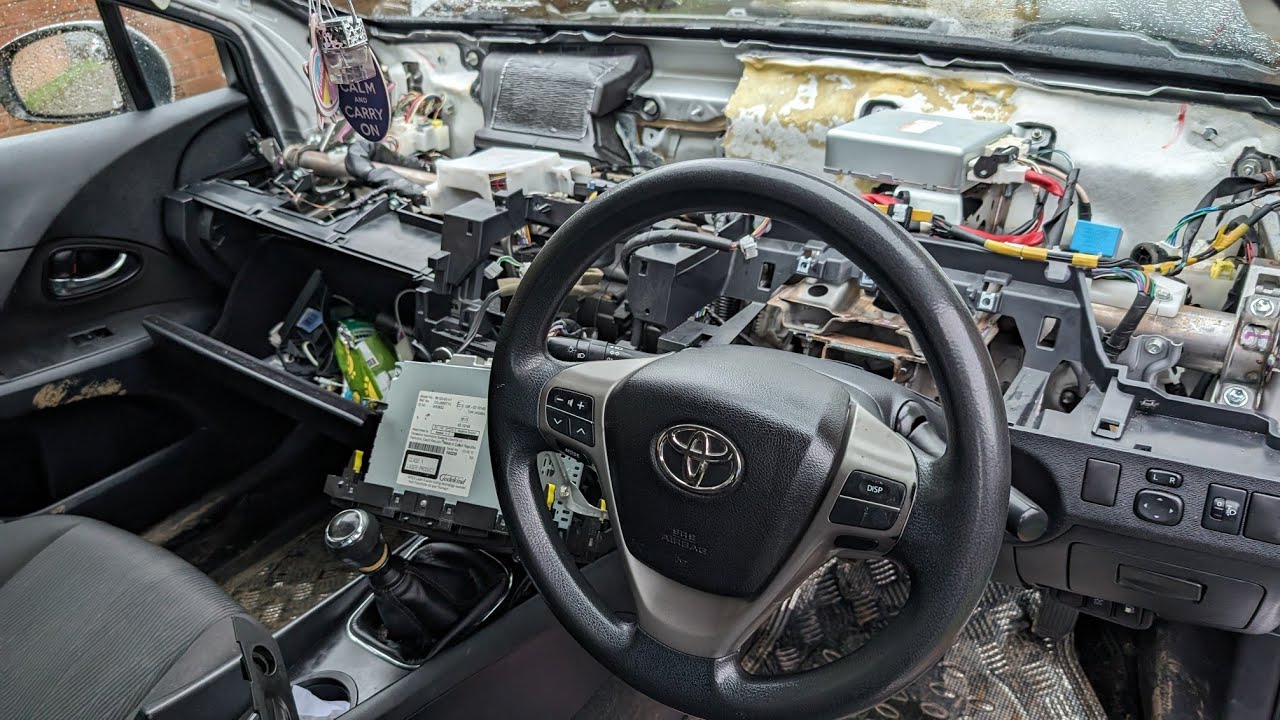 ❌🔴 ПРОВАЛ слесаря. Как я дошёл до того, что пришлось дважды снимать приборную панель 😕 Простейшая...