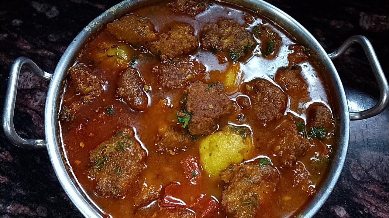 মুখে লেগে থাকার স্বাদে ফুলকপি মটর ডাল দিয়ে অসাধারণ একটি নিরামিষ রান্না
