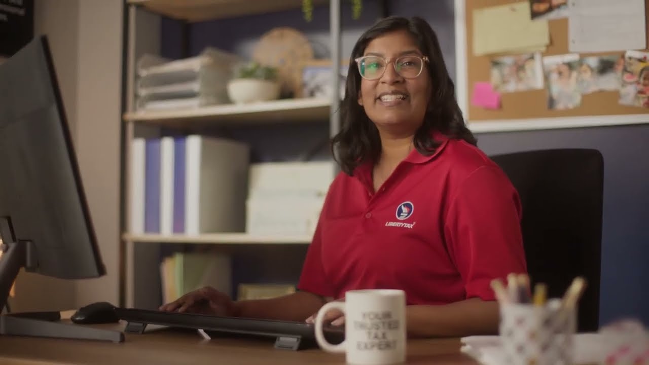 Liberty Tax TV Spot, 'Tax Experts for Life &ndash; Max Refund'