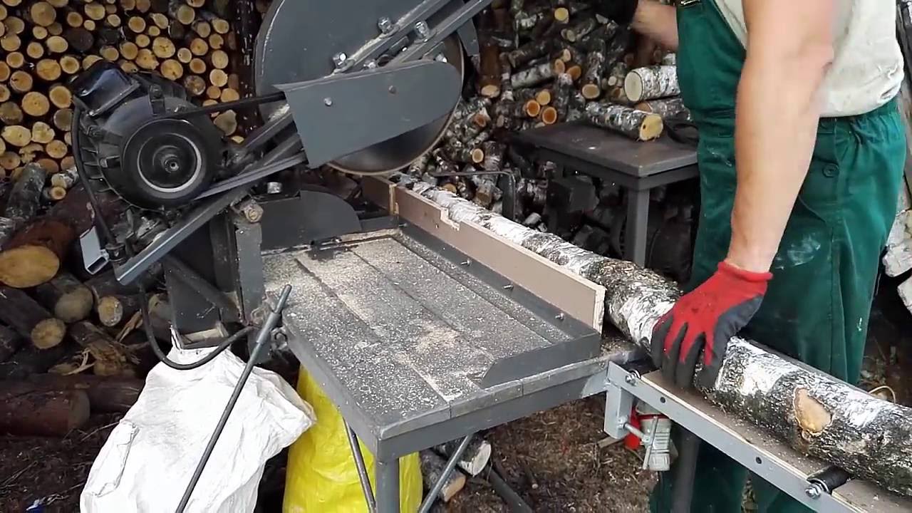 Piła, Przecinarka do drewna, krajzega, ukośnica, cięcie drewna (Cutting firewood with circular saw)