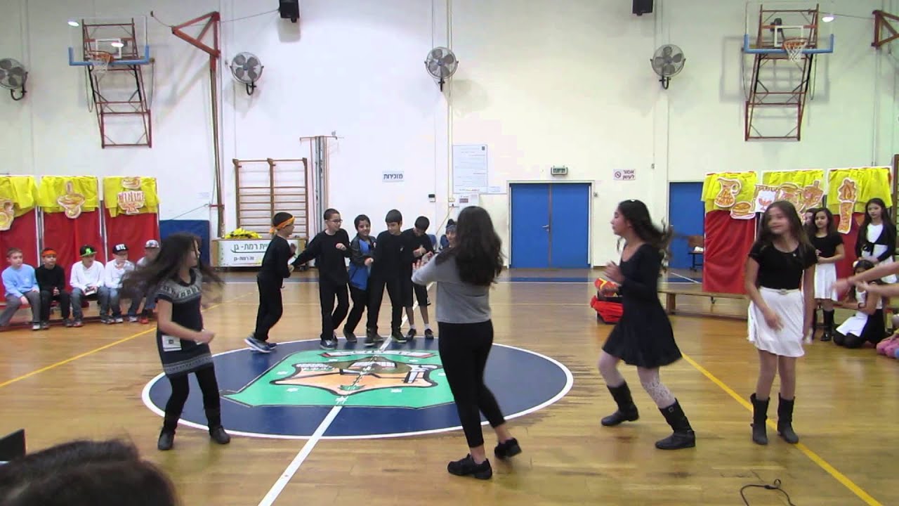 טקס חנוכה ה'2 בית ספר ערמונים 2014