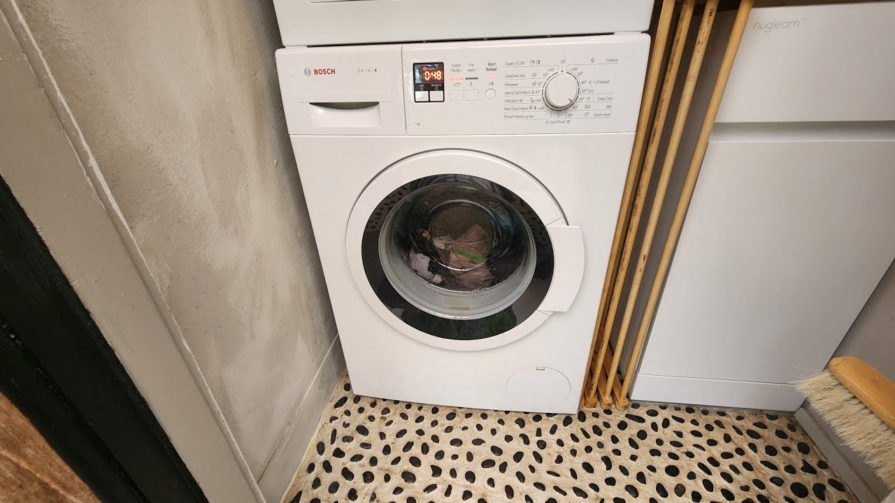 Using a Bosch Series 4 WAK24162AU Washing Machine & A Fisher & Paykel DE6060G1 Tumble Dryer
