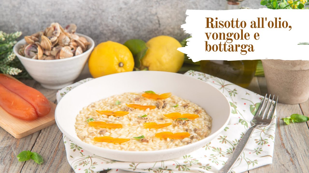 Risotto all'olio, vongole, limone e  bottarga: ricetta per fare questo primo piatto profumato!