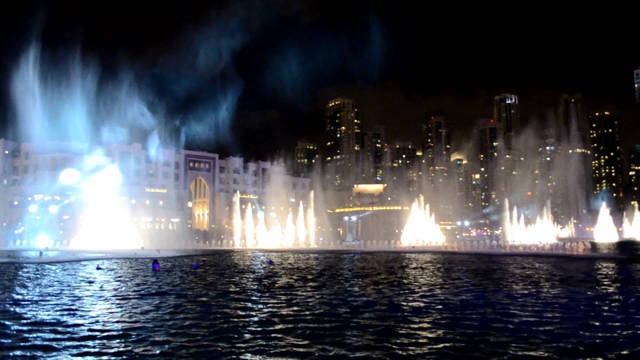 DUBAI DANCING FOUNTAIN WATER AND FIRE AT THE DUBAI MALL 15 JANUARY 2013