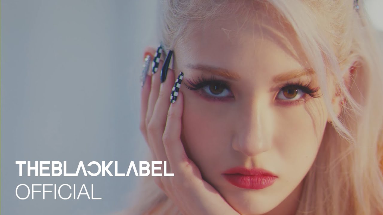JEON SOMI (전소미) - &lsquo;XOXO&rsquo; ALBUM SAMPLER