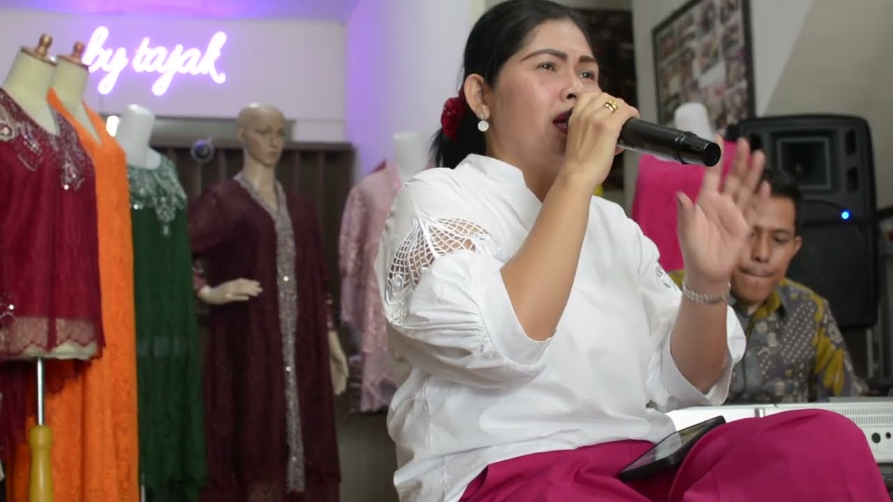 Nelly br Sembiring - Bunga bunga Nggeluh