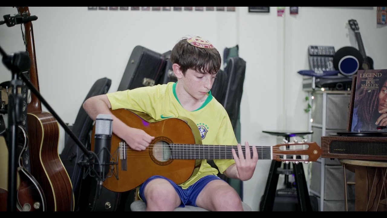 Green Day - Brain Stew - Acoustic Cover by Ezra