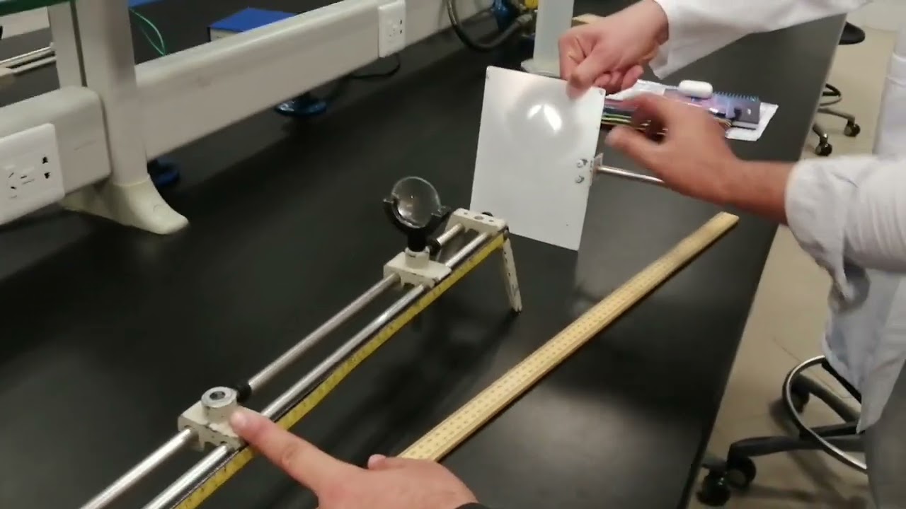 تجربة العدسات قياس البعد البؤري للعدسة (Lens Experiment) Physics Lab