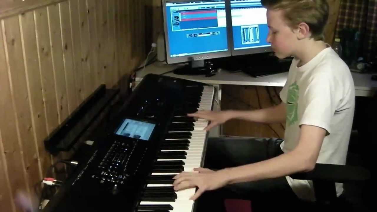 Halo 2 - Earth City(New Mombasa Suite) Piano Solo