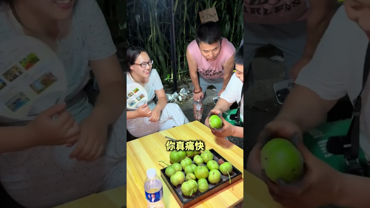 咱得经得起美色！ #核桃大飞#潘家园核桃王#文玩核桃#潘家园核桃王开青皮#一代人有一代人的核桃