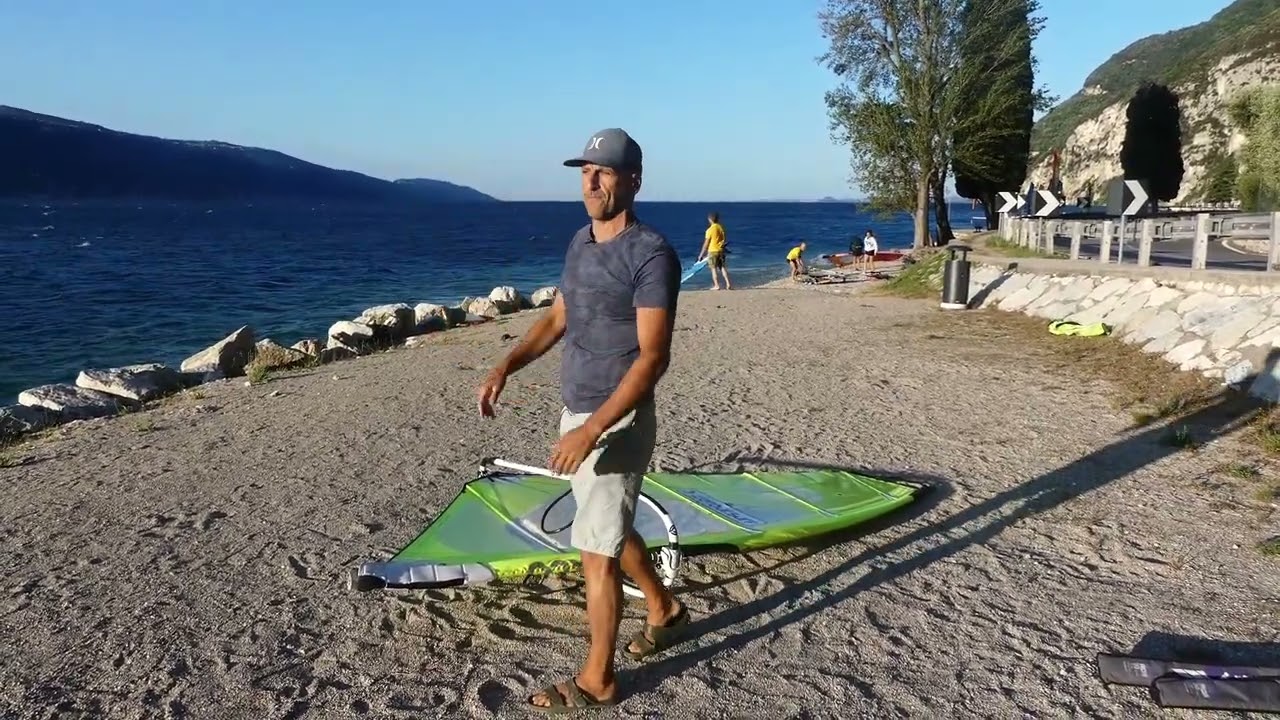 Windsurf: Simone Grezzi spiega come eseguire speed loop e forward