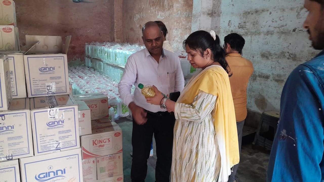 Food Safety Officer checks kirana store #grocery #kiranastore