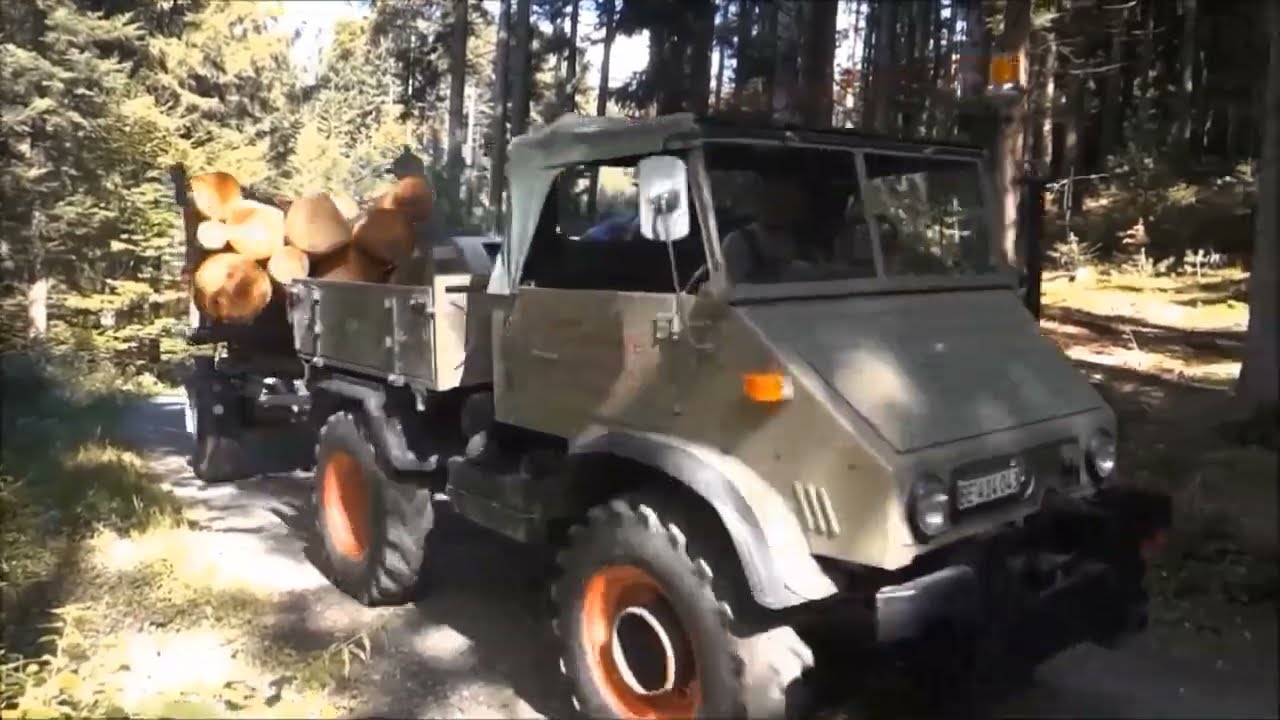 Unimog in Aktion: Mercedes-Benz Unimog U 411 im Langholz-Transport