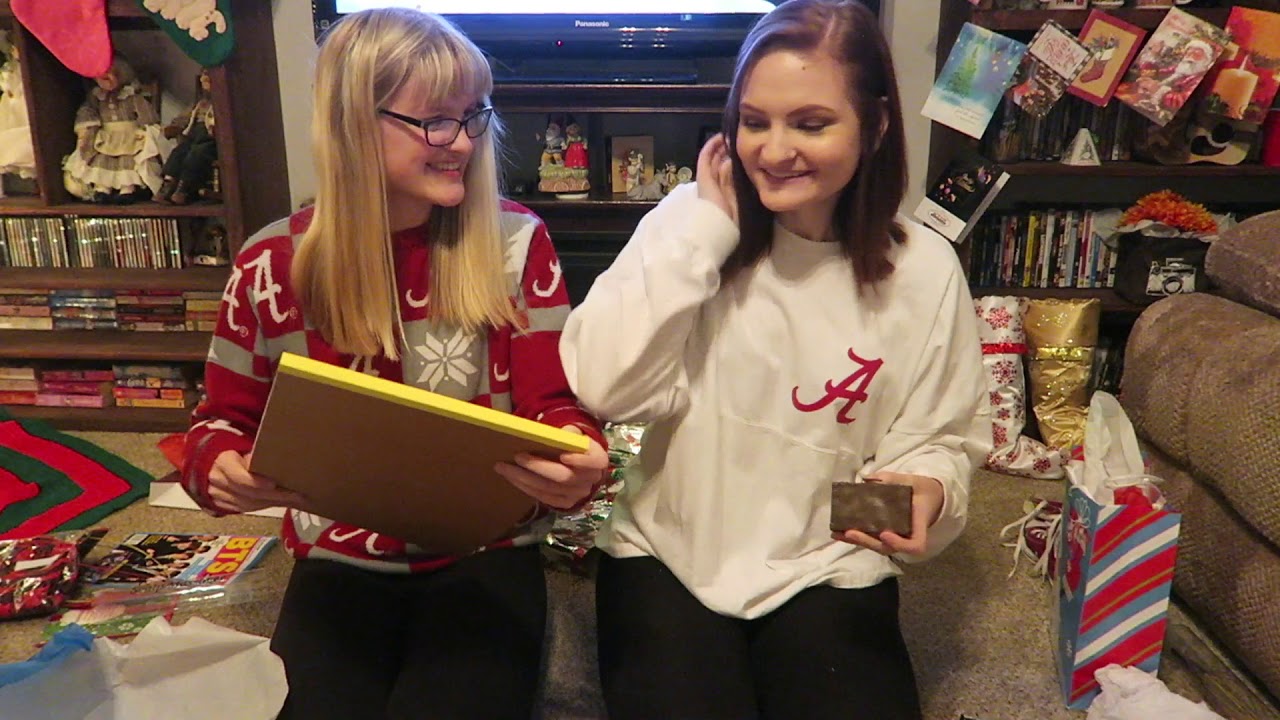 Opening Presents Christmas Eve 2018 | Vlogmas Day 24 |