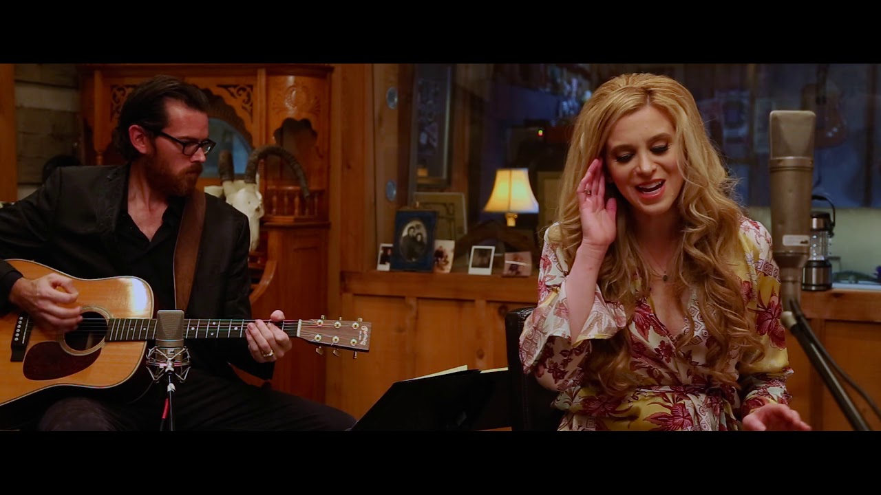 Cash Cabin LIVE Sessions with Ana Cristina Cash No. 7 Song: &ldquo;Southern Roots