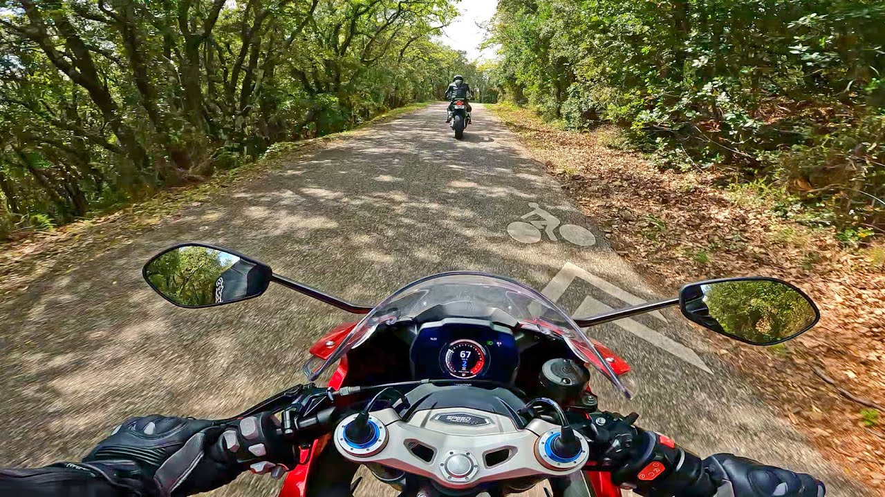 Chill Motorcycle Ride on adventurous roads, Enjoy RAW Sound [4k 60fps]