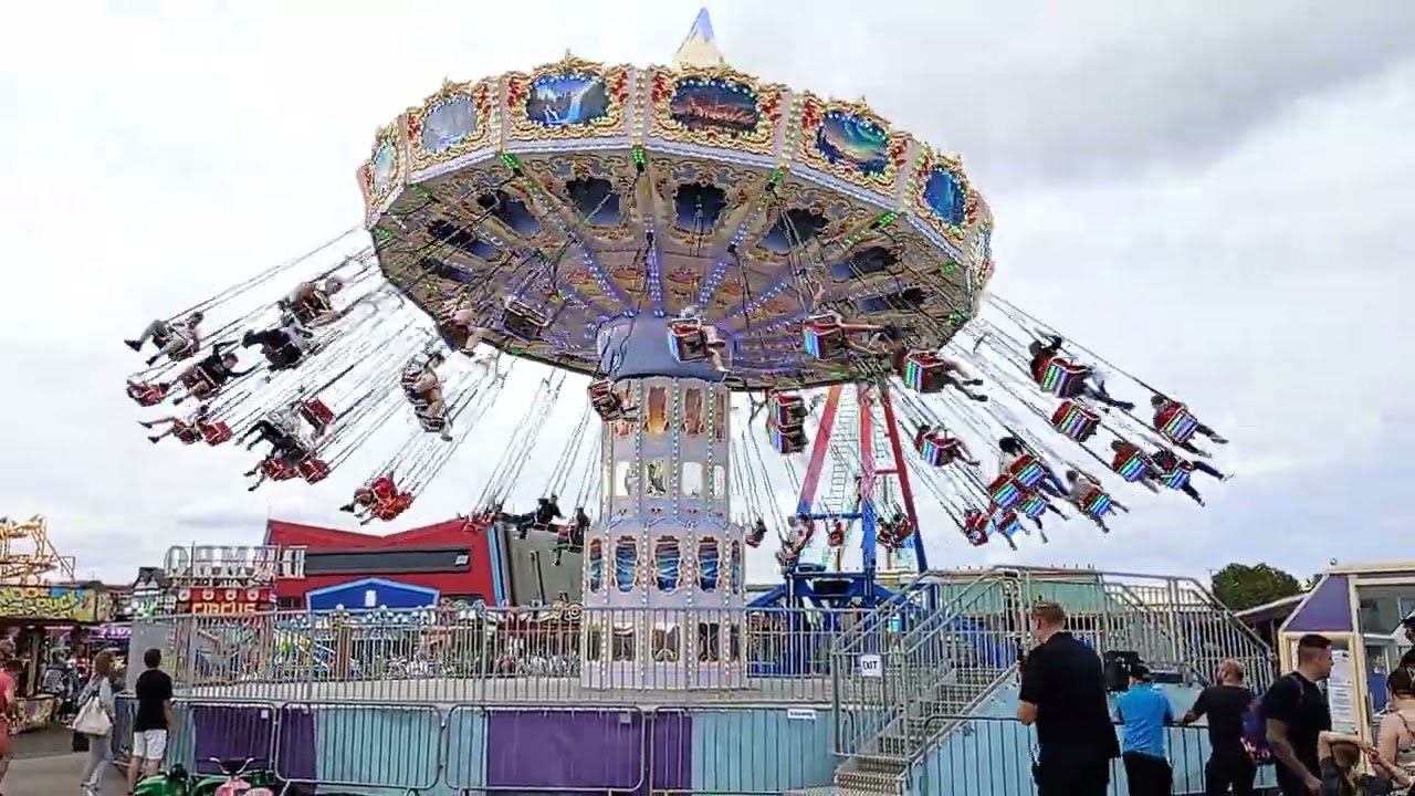 Wave Swinger (Preston & Barbieri s.r.l. Flying Swinger) at Botton's Pleasure Beach Skegness Offride