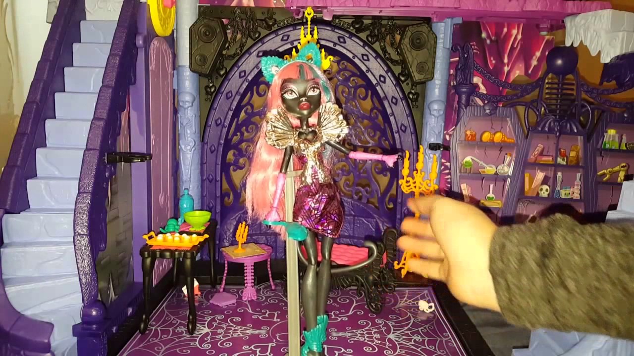 NOILE PAPUSI MONSTER HIGH- CATTY NOIR si JANE BOOLITLLE