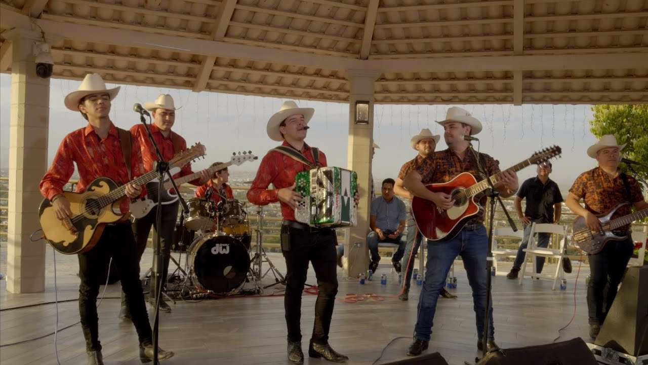 El Piloto y su Estilo ft Los Hijos de Sinaloa - El Bachoco