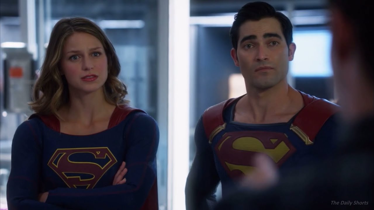 Supergirl 4K - Clark/Superman arrives at the DEO with Kara/Supergirl