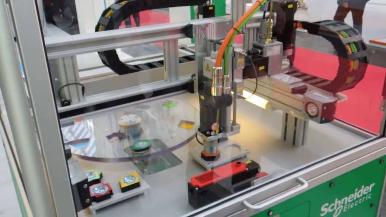 Controlador de movimientos LMC058 y servodriver LMX32 de schneider