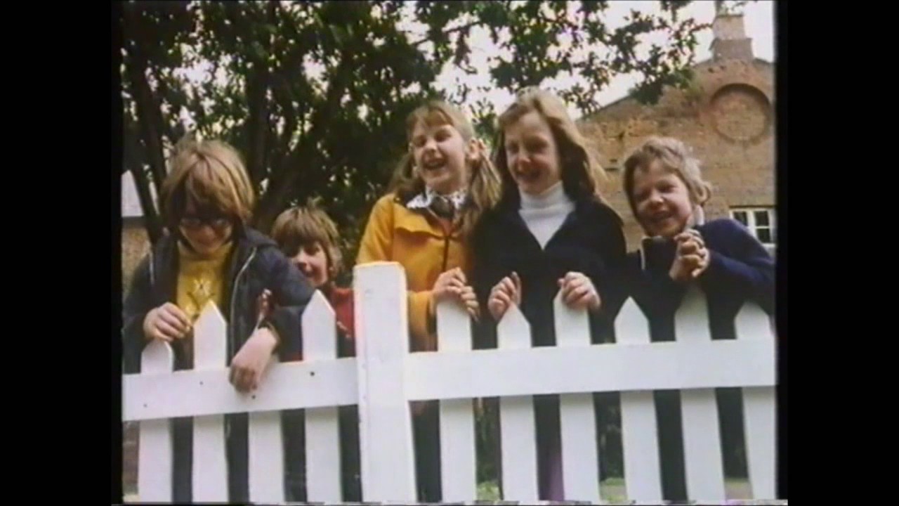 The Goodies - Scatty Safari clip (1975)